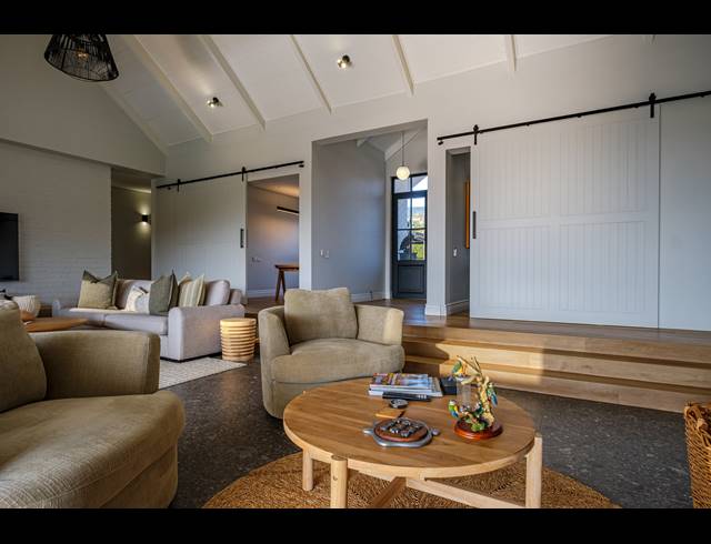 5 BEDROOM FREESTANDING FOR SALE IN SPRINGVALE COUNTRY ESTATE